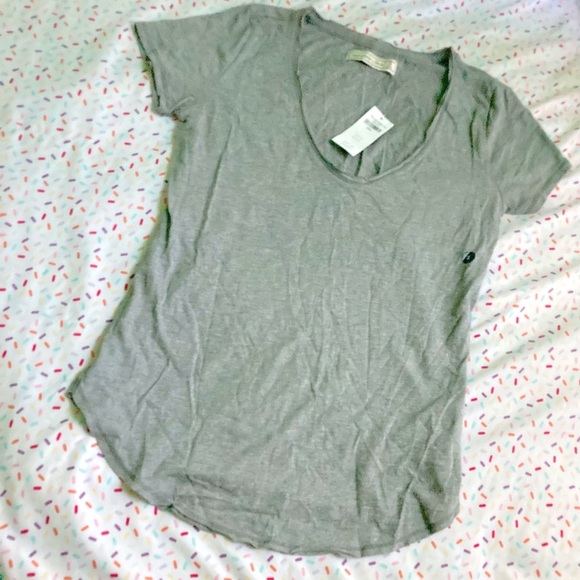 Abercrombie & Fitch Tops - NWT Abercrombie and Fitch Grey Tee